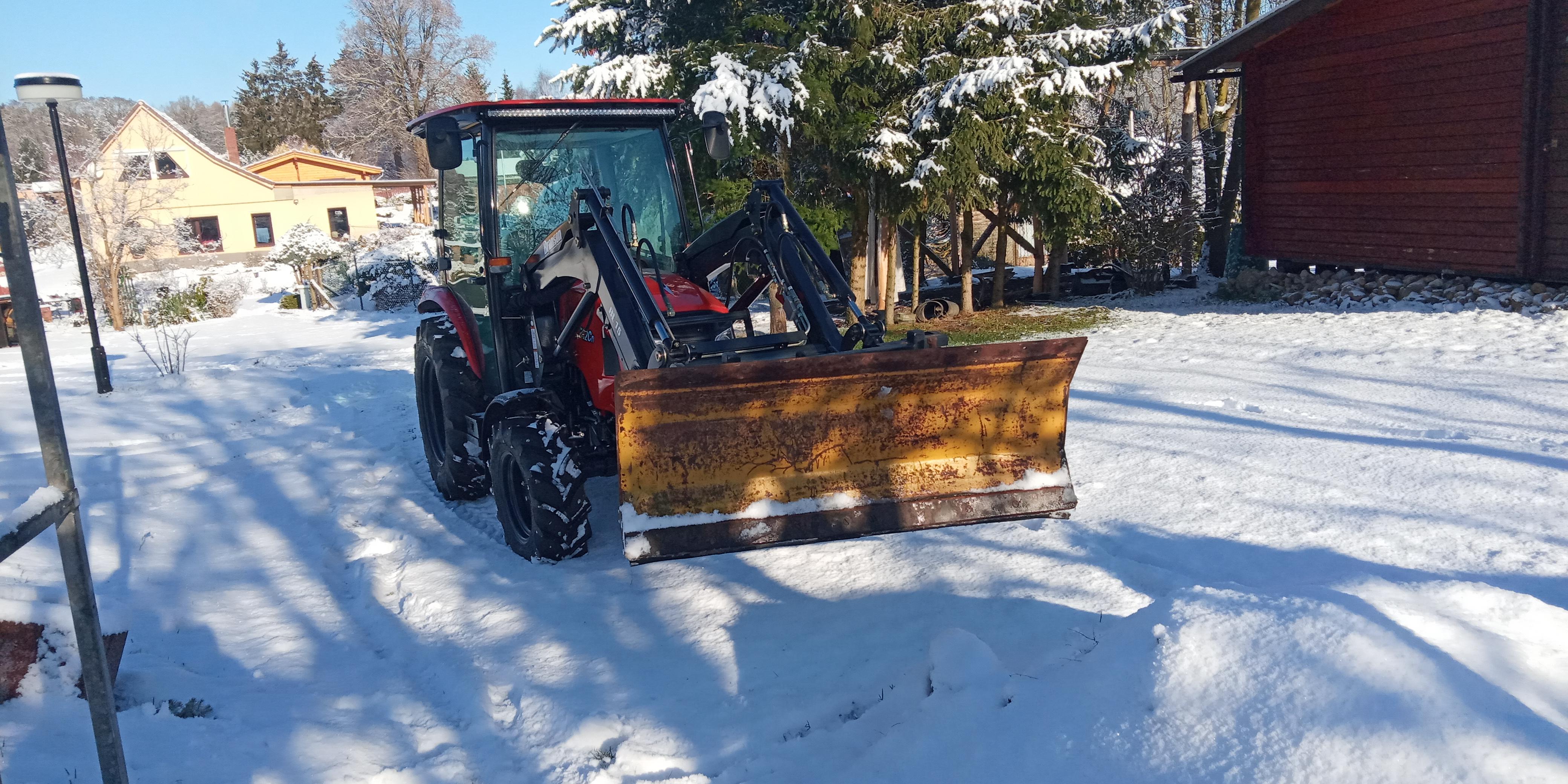 F 42 mit Schneeschild 