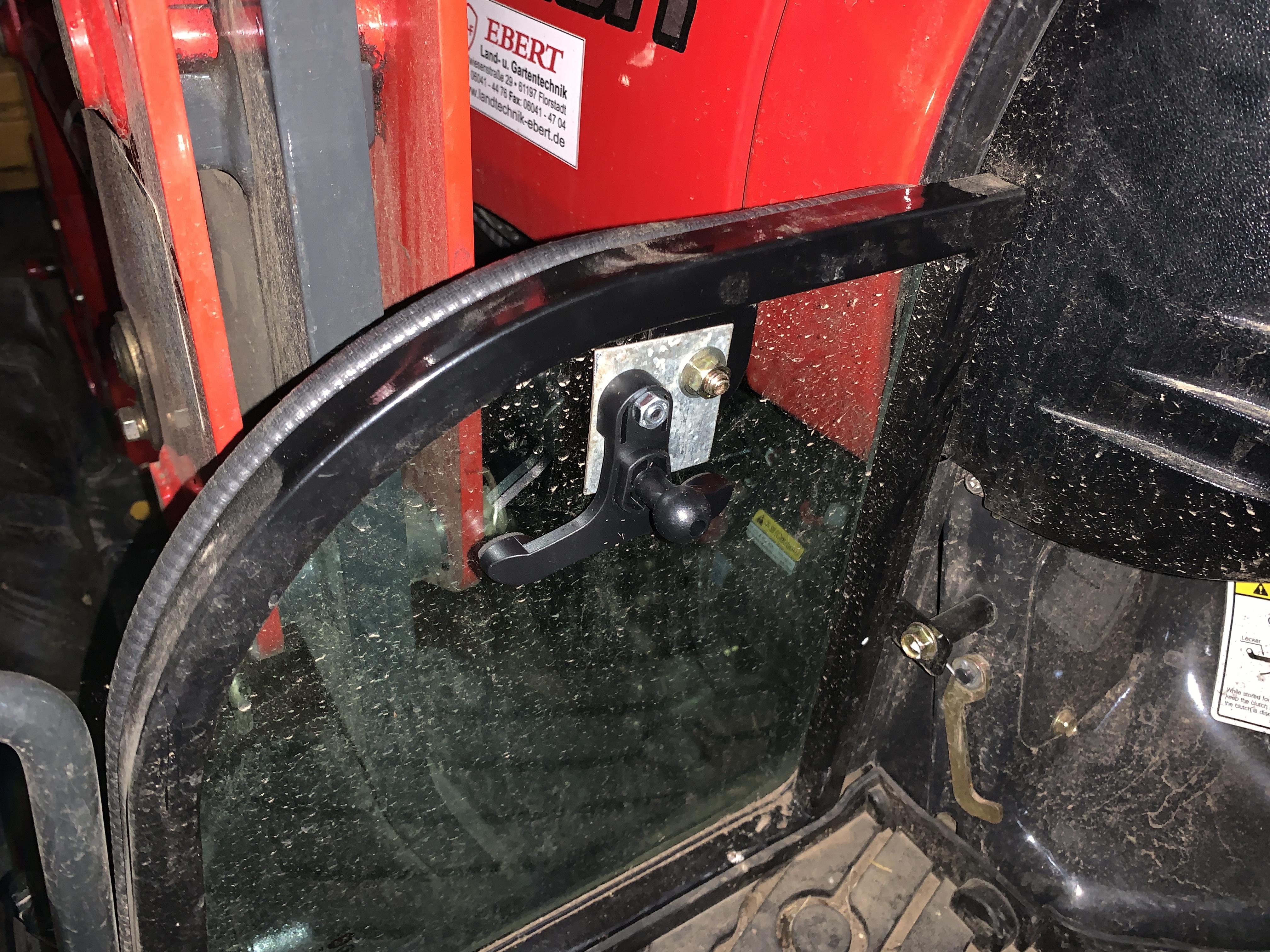 Handyhaltung am 5025